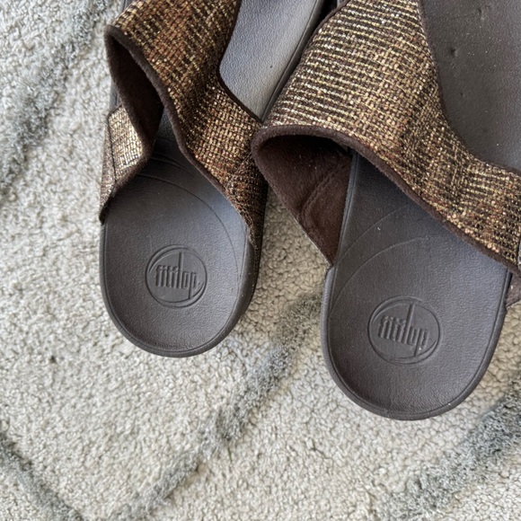 Fitflop Lottie Sandals Thong Flip Flop Bronze brown metallic slip on wedge 9 - Picture 6 of 12